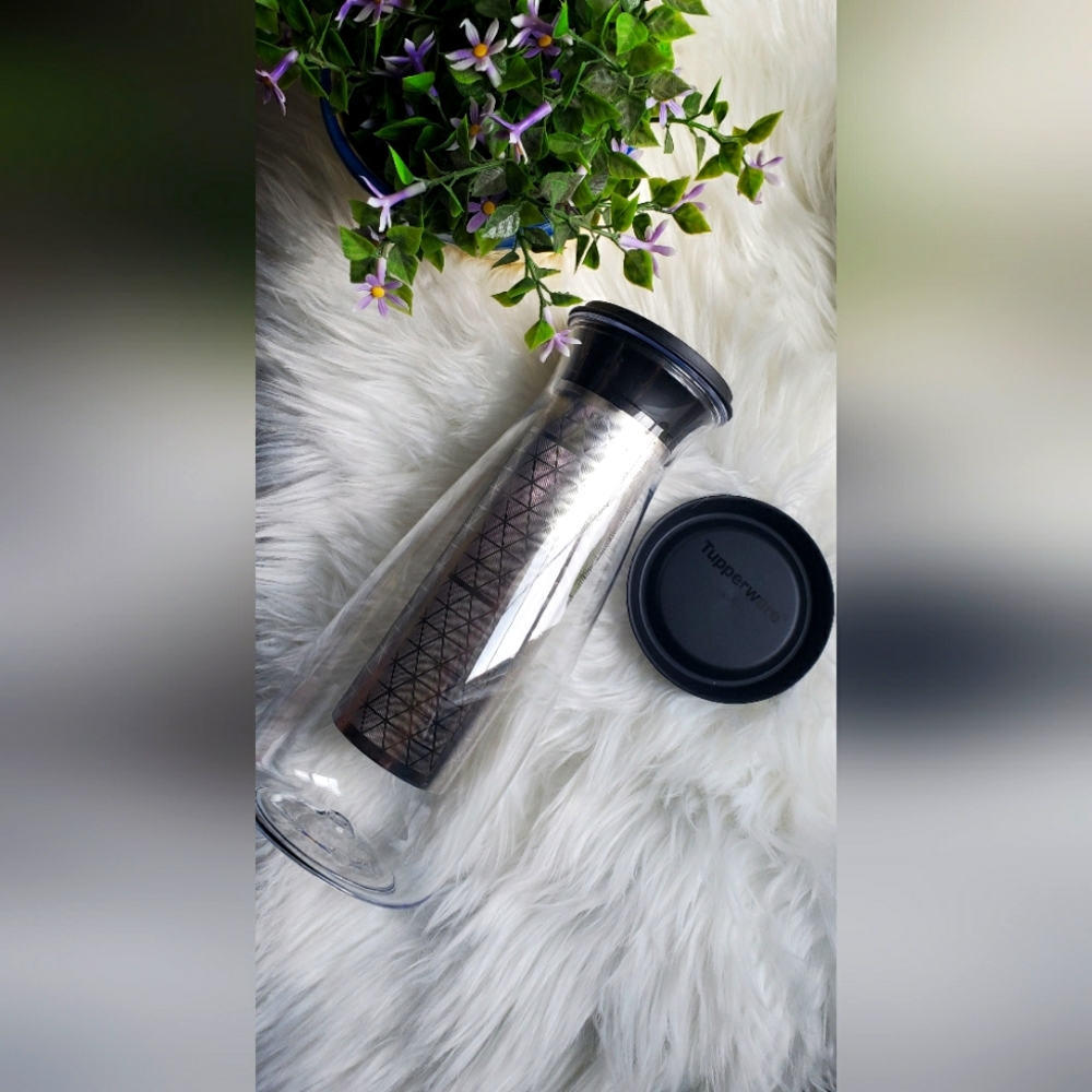 NIB Tupperware Cold Brew Coffee Carafe